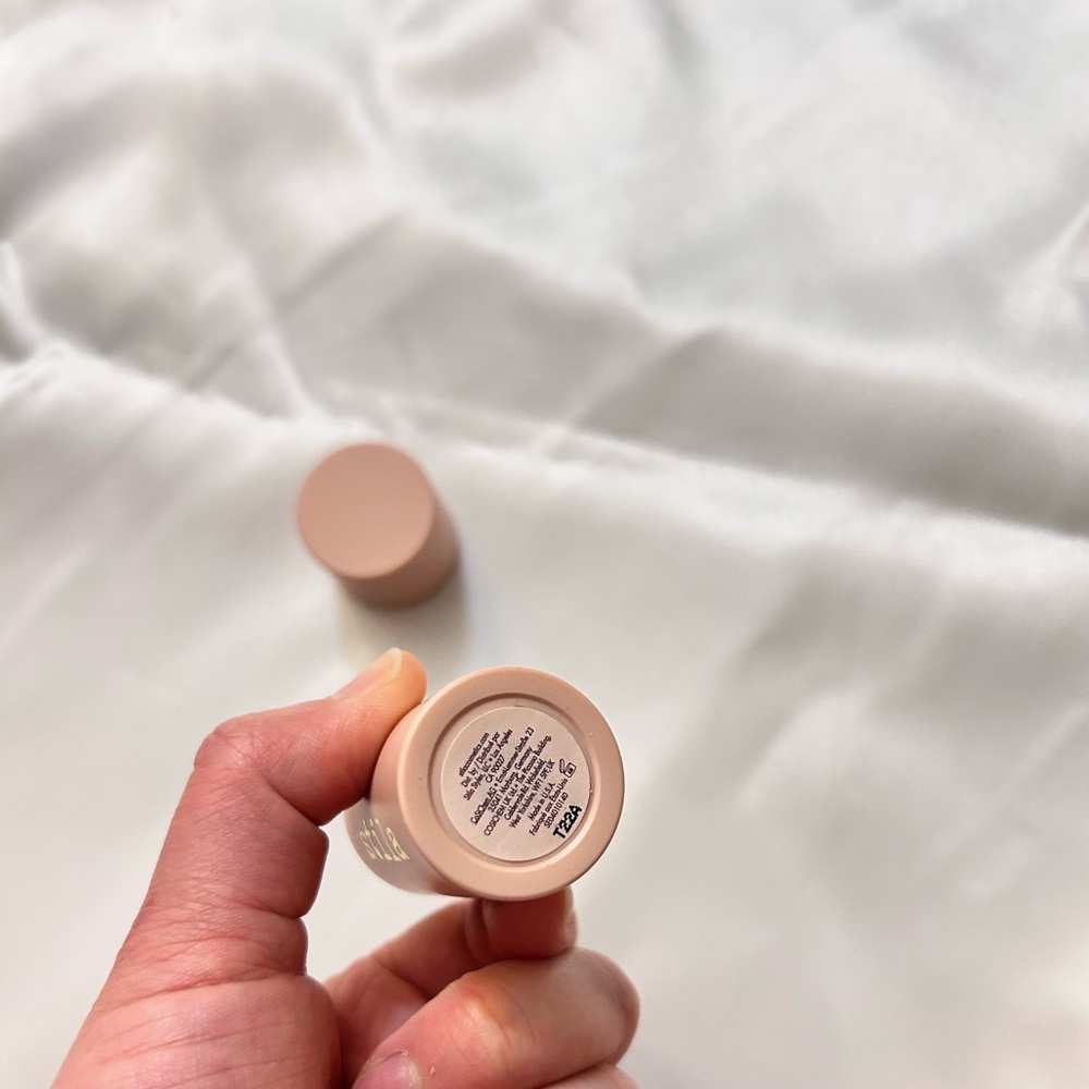 Stila All About the Blur Instant Blurring Stick - Picture 6 of 11